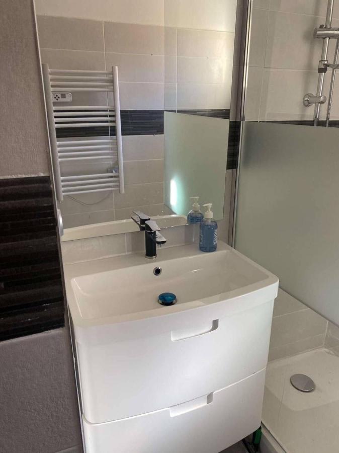 Maison Cosy Centre De Ним Екстериор снимка